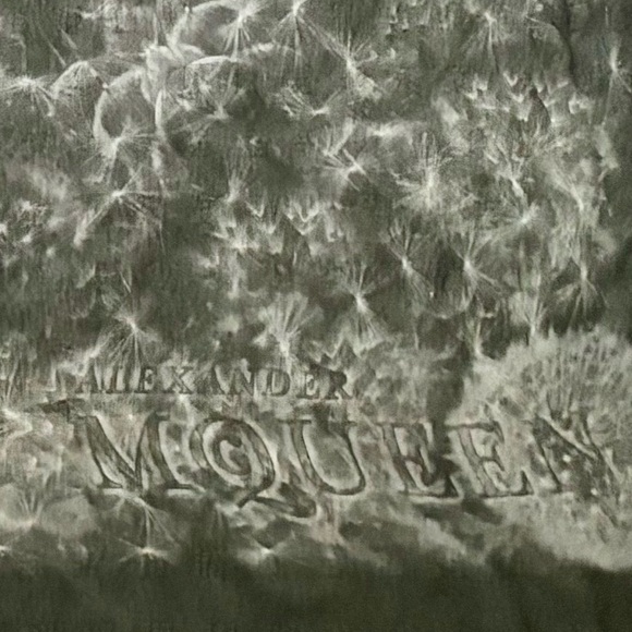 Alexander McQueen Skull Silk Scarf - Picture 2 of 6